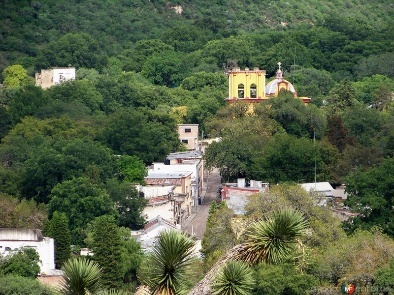 Iglesia y Plaza