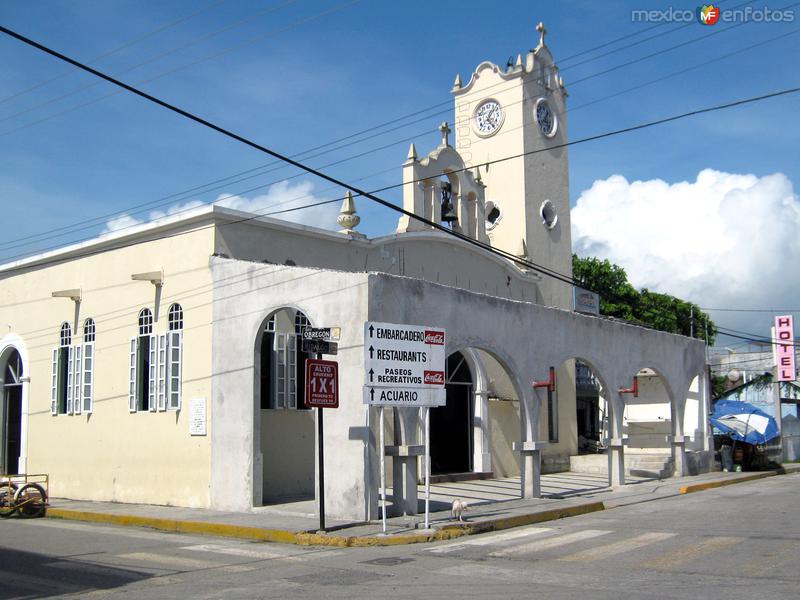 Iglesia de Nuestra Señora de Guadalupe - Tecolutla, Veracruz Iglesia de Nuestra Señora de Guadalupe - Tecolutla, Veracruz