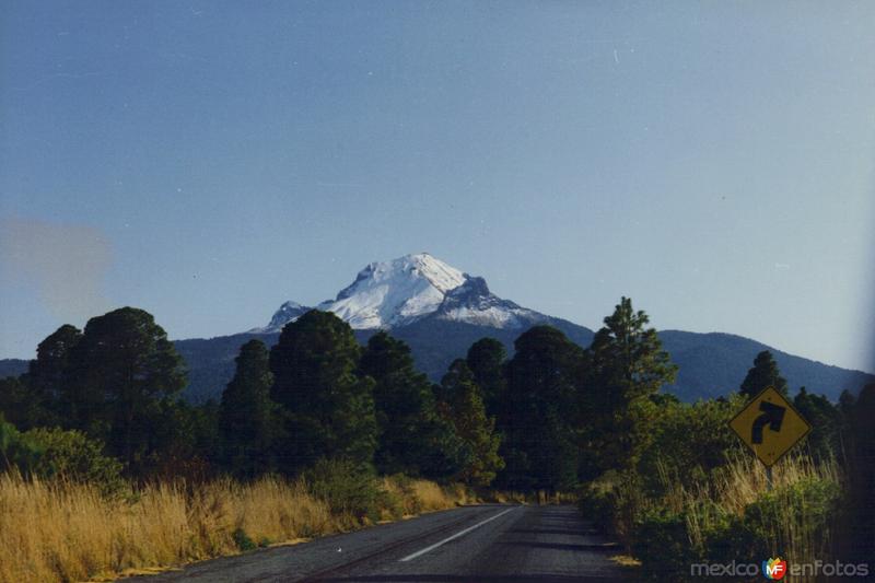 Volcán La Malinche desde la carretera a Ixtenco, Tlaxcala