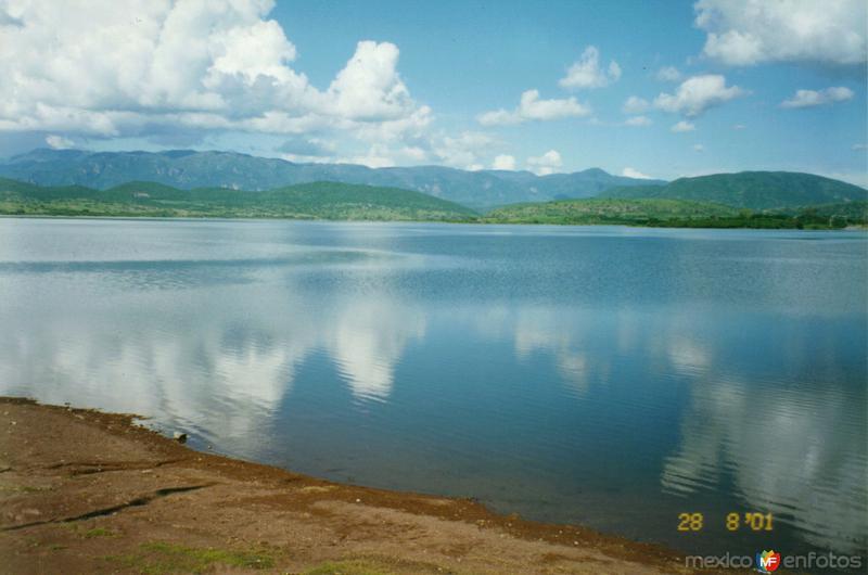 Presa Valerio Trujano. Tepecoacuilco de Trujano, Gro.