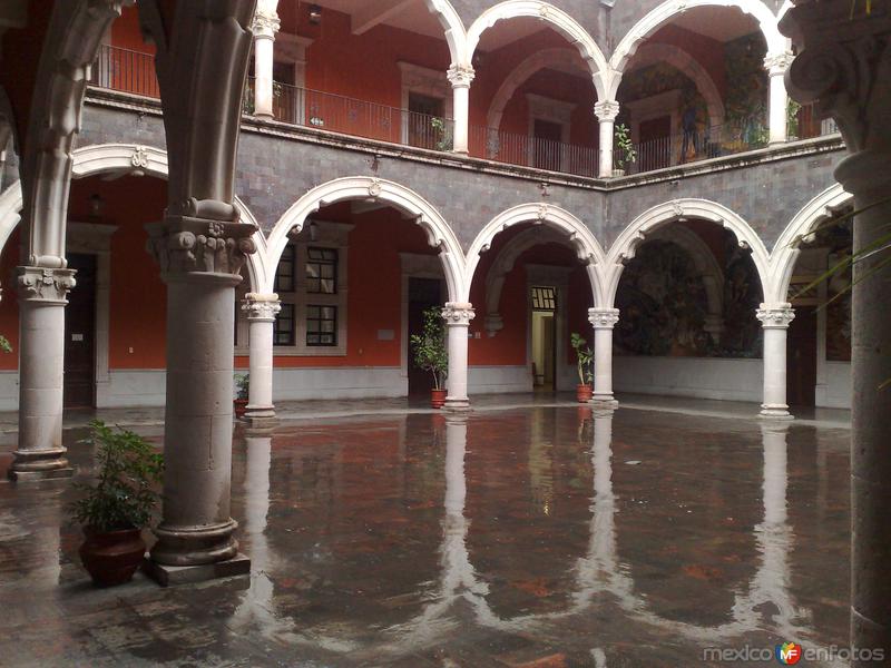 Patio Del Palacio De Gobierno