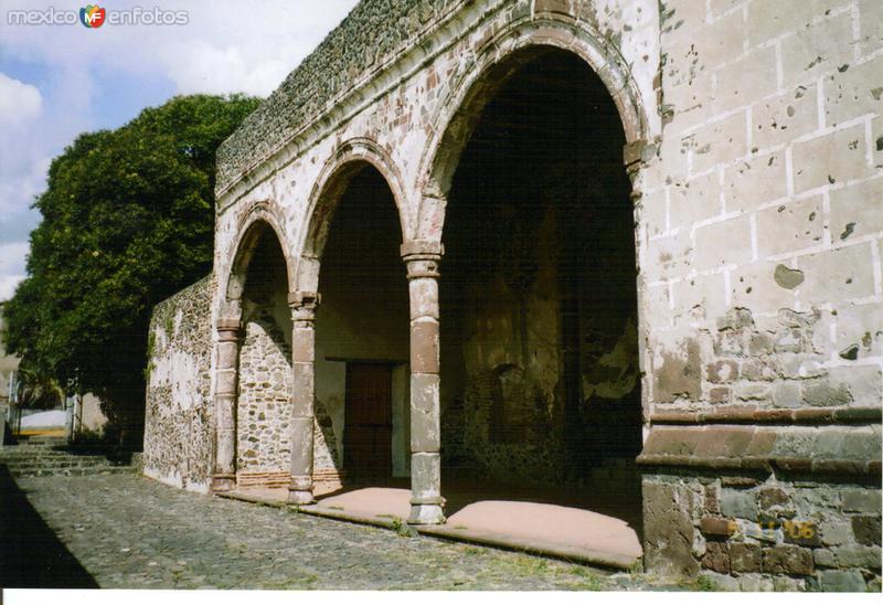 Capilla abierta anexa al Ex-convento del siglo XVI. Santa María Atlihuetzía, Tlaxcala