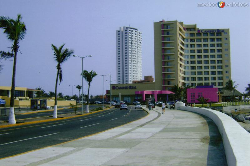 Zona hotelera y Boulevard Manuel Avila Camacho. Boca del Río, Veracruz