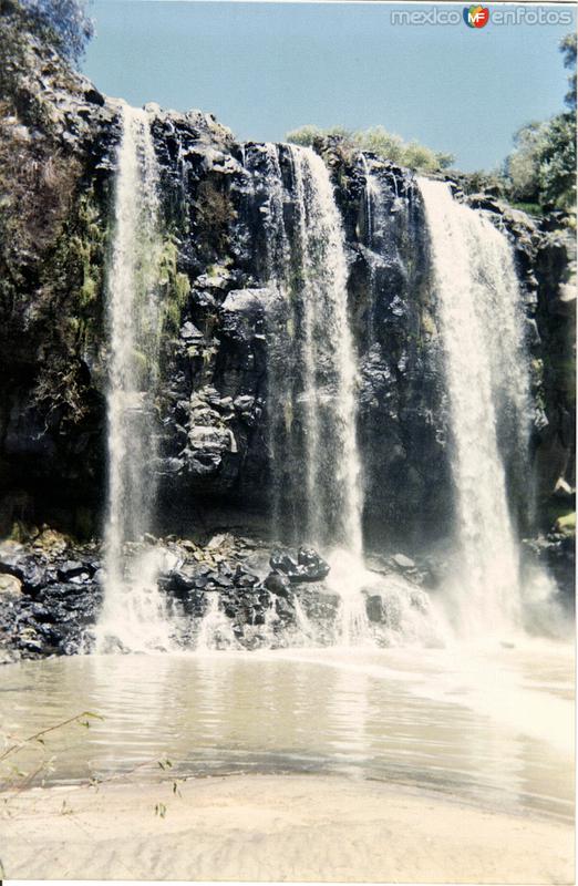 Cascada de Atlihuetzía en el Río Zahuapan. Santa María Atlihuetzía, Tlaxcala