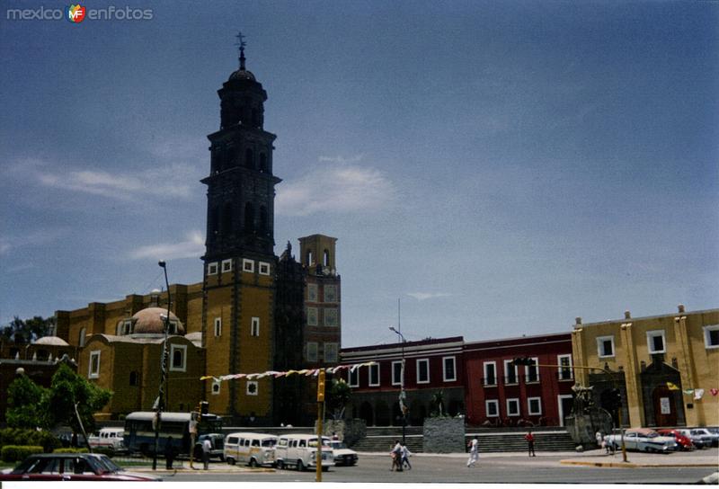 Templo de San Francisco Aparicio y Av. 14 Oriente. Barrio El Alto. Puebla, Puebla