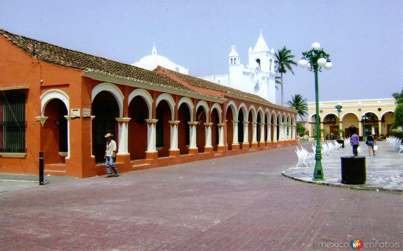 Portales y parroquia de Tlacotalpan, Veracruz