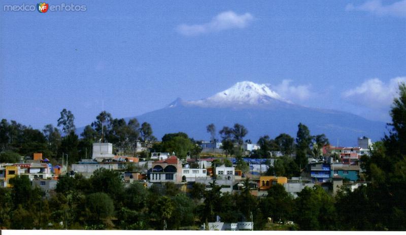 Cumbre nevada del volcán "La Malintzin" desde Tlaxcala Capital.