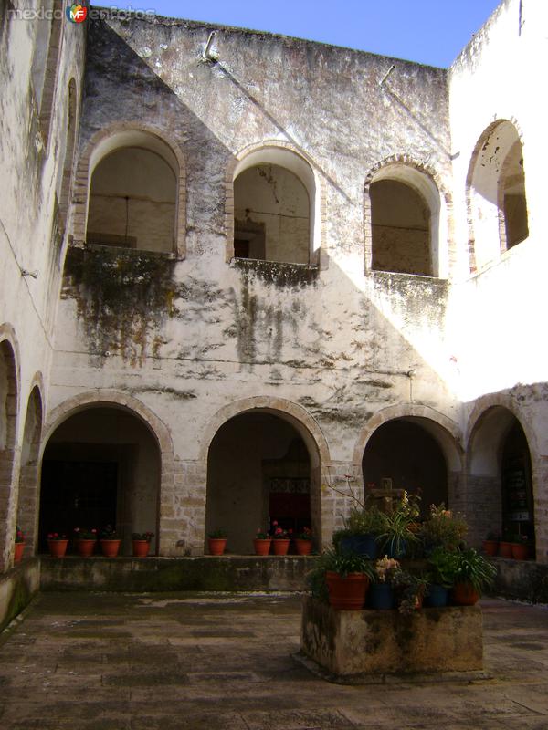 Claustro del ex-convento de San Miguel, siglo XVI. Acatlán, Hidalgo