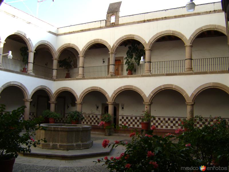 Reloj de sol en el claustro del ex-convento de Tulancingo, Hidalgo