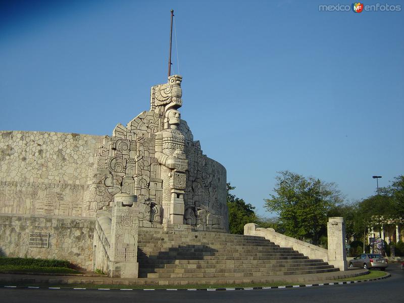 Mérida: Monumento a la Bandera