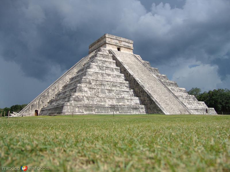 El Castillo o pirámide de Kukulkán