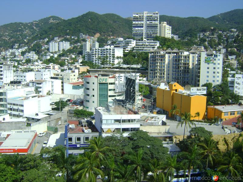 Vista del fraccionamiento Costa Azul desde el Hotel One. Acapulco, Gro