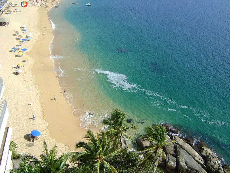 La Bahía de Santa Lucía desde el Hotel Fiesta Inn. Acapulco, Gro