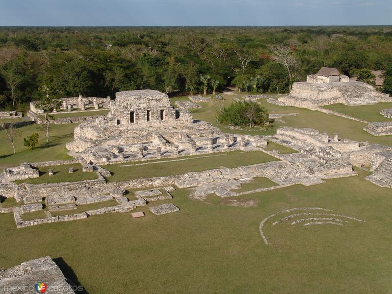 Panorámica de la Zona Arqueológica de Mayapán