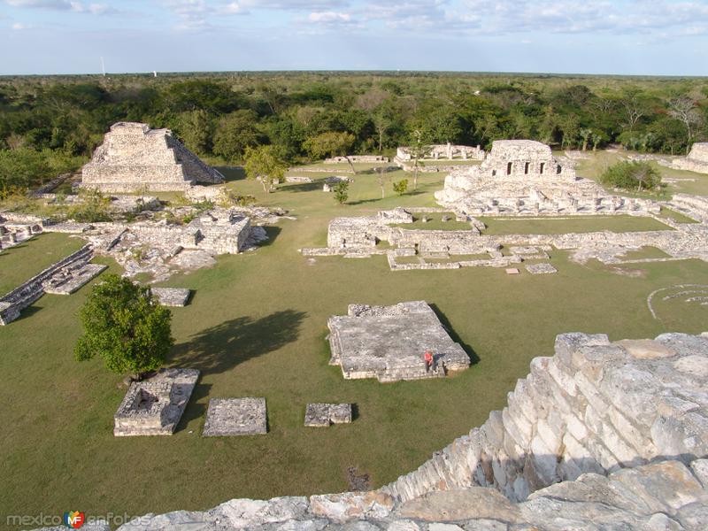 Panorámica de la Zona Arqueológica de Mayapán