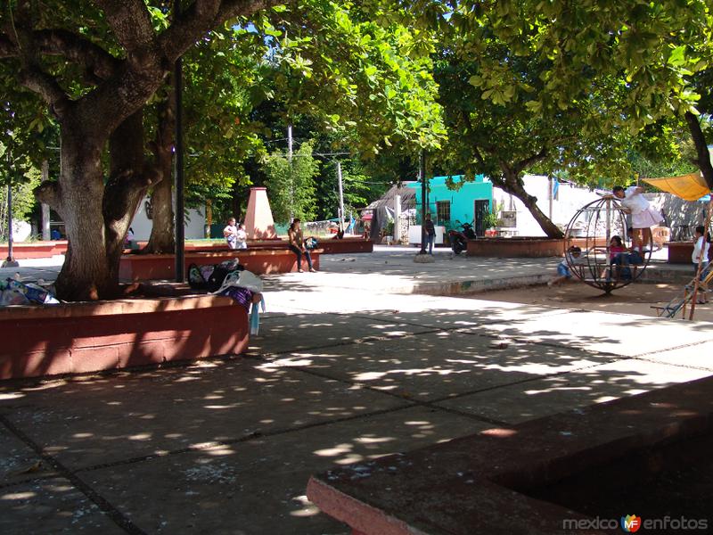 Plaza y Parque Infantil