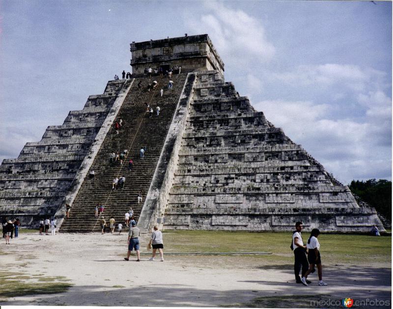 El Castillo (Maravilla del mundo moderno). Chichén Itzá. 2000