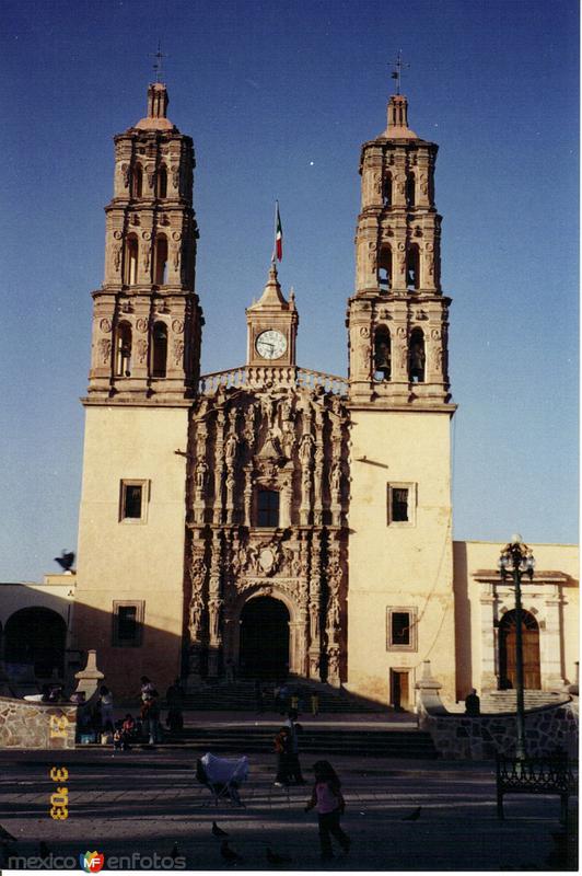 Parroquia de Nuestra Señora de los Dolores (siglo XVIII). Dolores Hidalgo, Gto. 2003