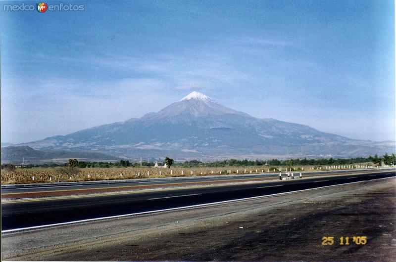 El Citlaltepetl, la montaña mas alta del país. Esperanza, Puebla. 2005