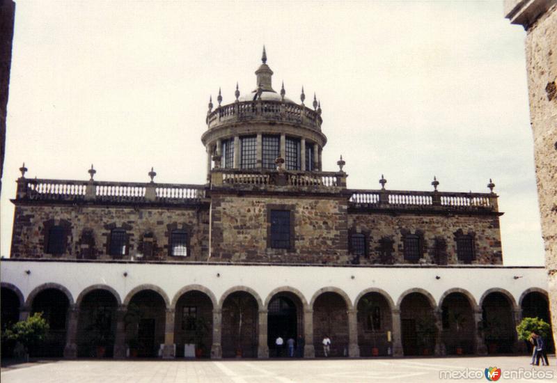 El Hospicio Cabañas (Hoy centro cultural) siglo XIX. Guadalajara, Jalisco. 2001