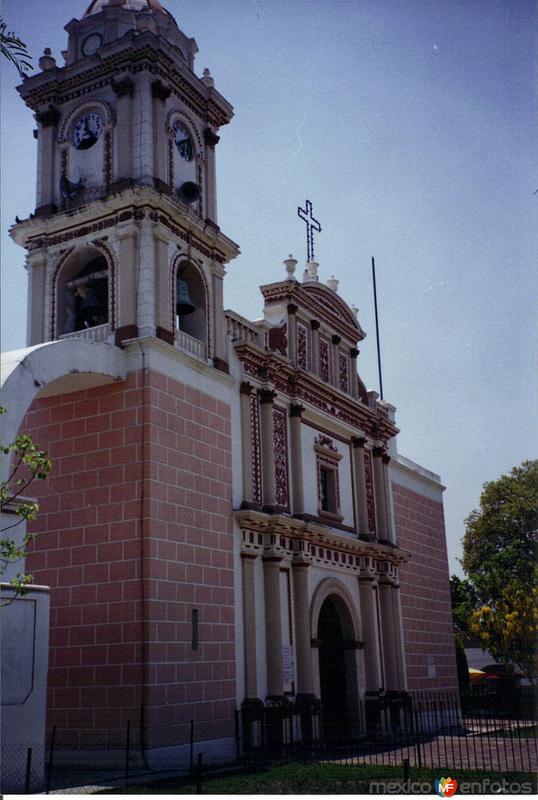 Templo del Sr. Santiago, siglo XVIII. Huitzuco, Guerrero. 2004