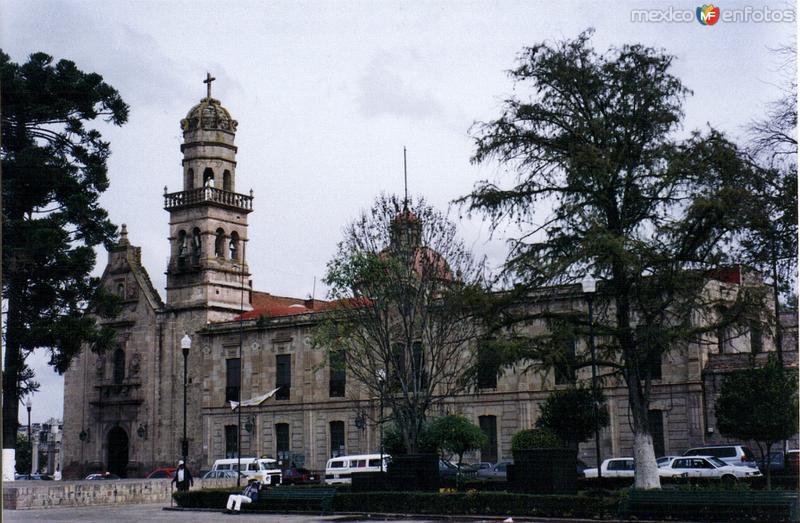 Santuario de Guadalupe (Siglo XVIII). Morelia, Michoacán. 2004