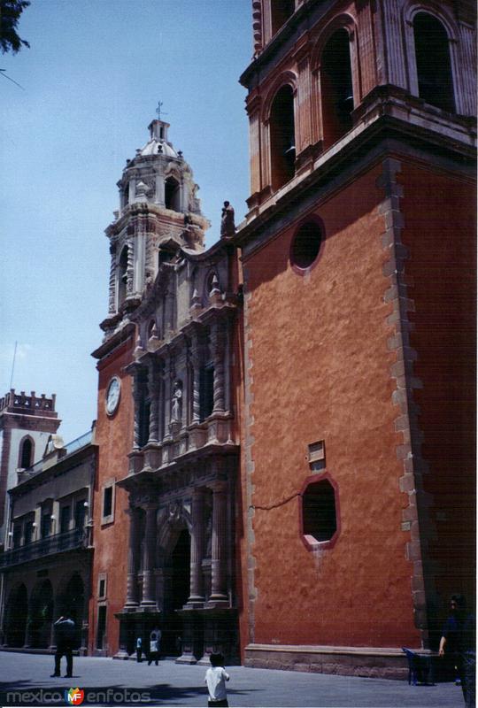 Templo de San Francisco (Siglo XVII) de estilo barroco. 2003