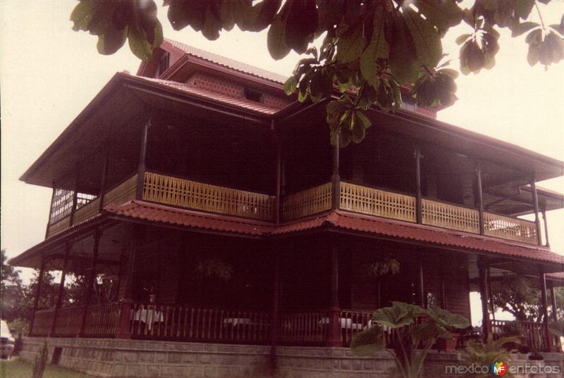 Centro turístico (Museo del Café). Santo Domingo. 2001