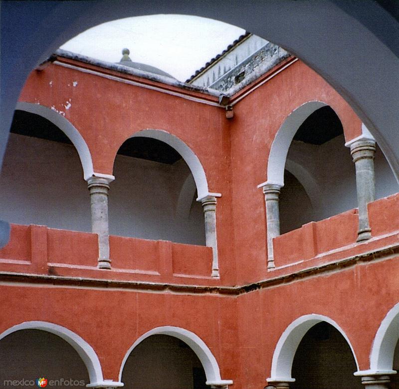 Claustro del ex-convento de San Francisco (Hoy Museo Regional). 2006