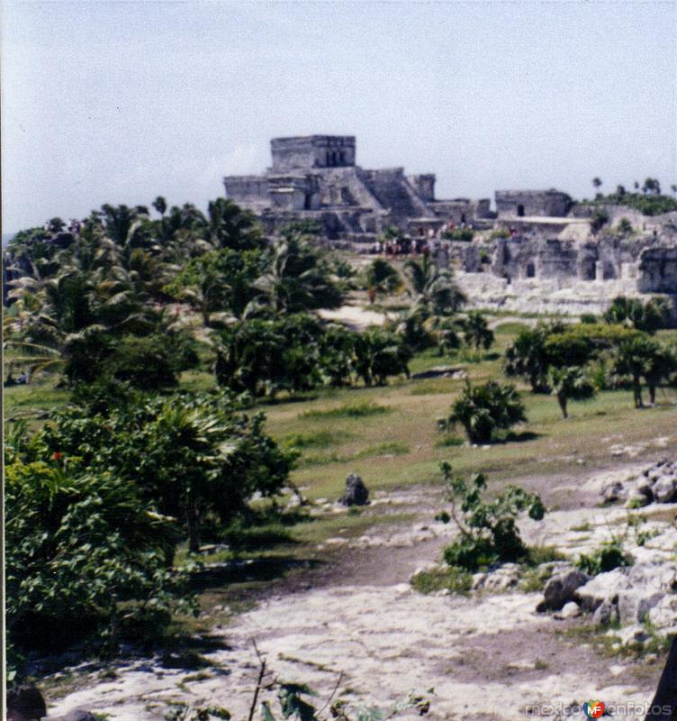 La zona arqueológica de Tulum, Quintana Roo. 2001