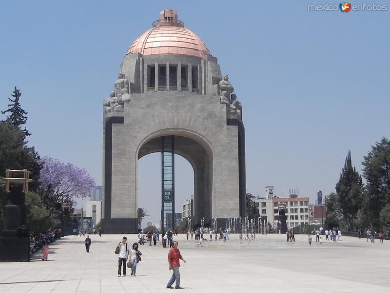 MONUMENTO A LA REVOLUCION