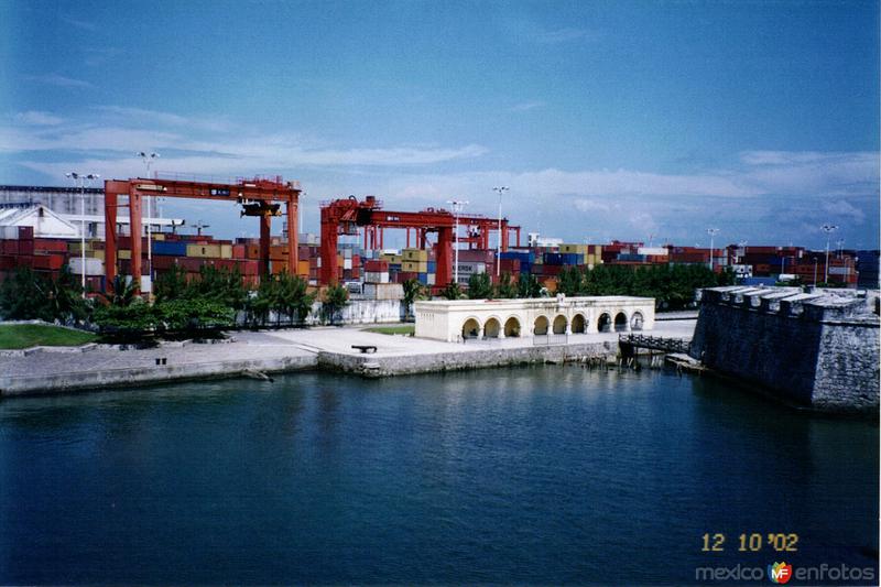 Fuerte de San Juán de Ulúa y la zona portuaria. Veracruz. 2002