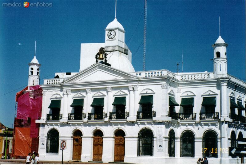 El Palacio de Gobierno. Villahermosa. 2002