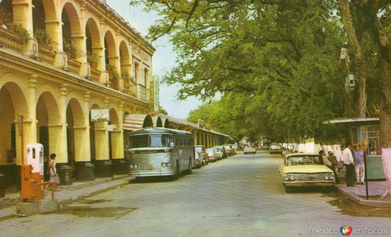 Hotel Royalti y antigüa terminal de Autobuses. Iguala, Gro.