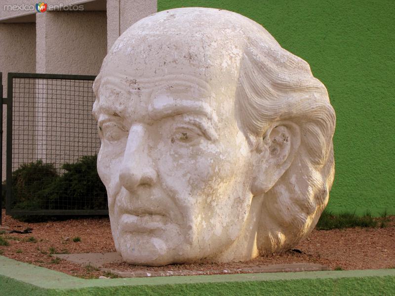 Escultura de Miguel Hidalgo