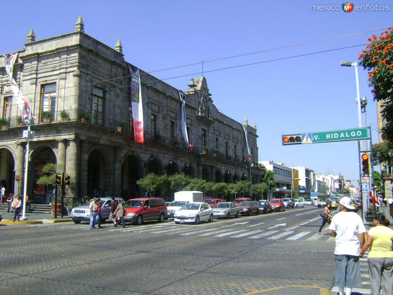 El Palacio Municipal y la Av. Alcalde. Noviembre/2011