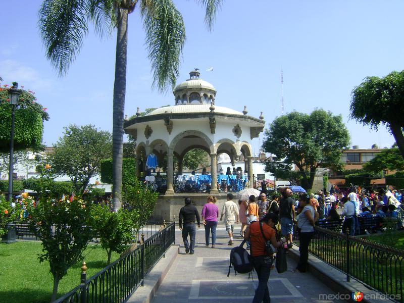 Zócalo y kiosco de Tlaquepaque, Jalisco. Octubre/2011