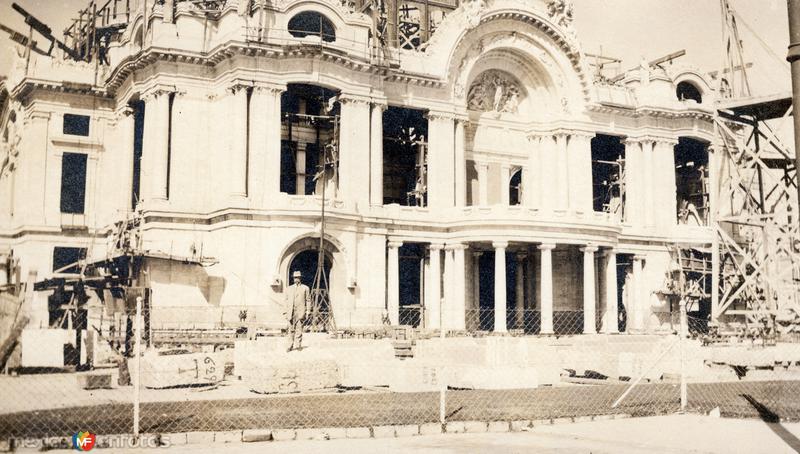 Construcción del Teatro Nacional (Palacio de Bellas Artes)