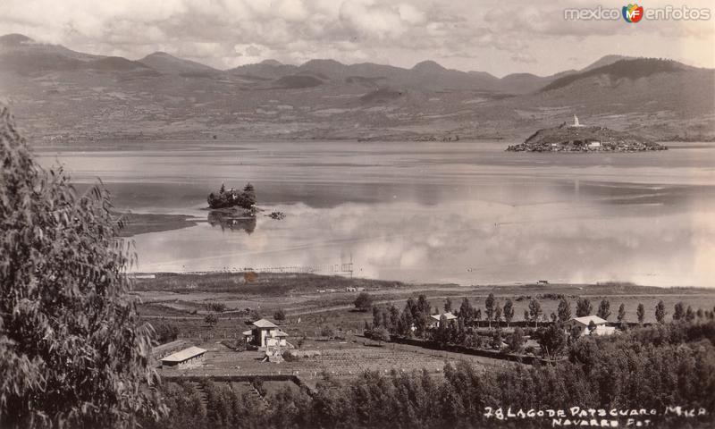 Vista panorámica del Lago de Pátzcuaro e Isla de Janitzio