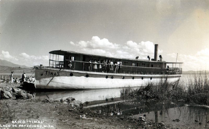 Barco Timas en el Lago de Pátzcuaro