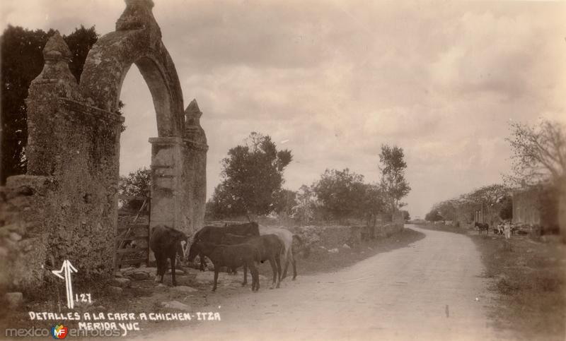 Carretera Mérida - Chichén Itzá