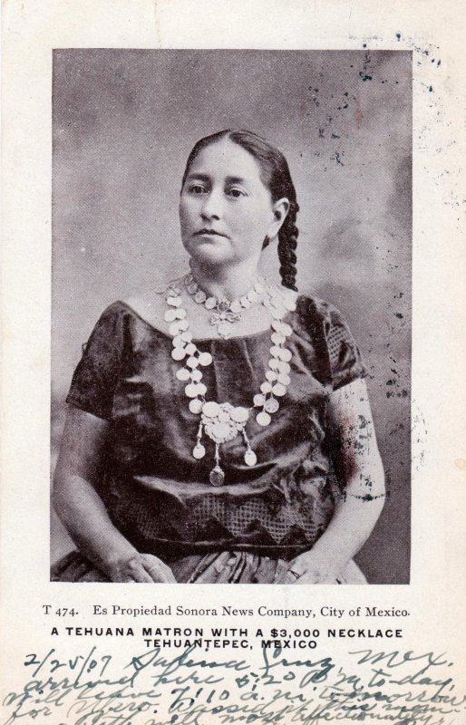 Matrona Tehuana con un collar de 3,000 dólares