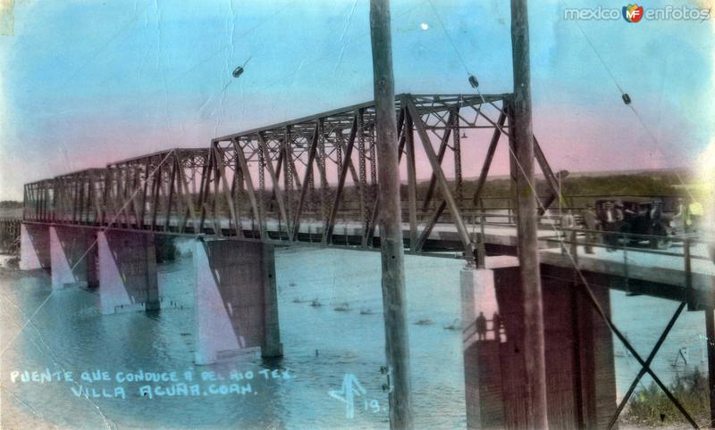 Puente que conduce a Del Río, Texas