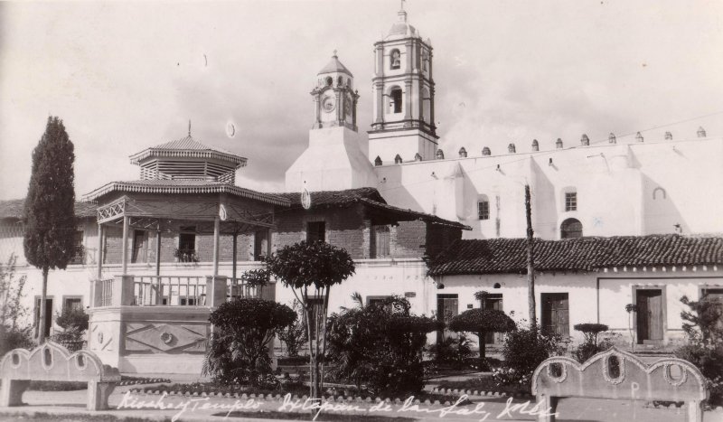 Kiosko y templo