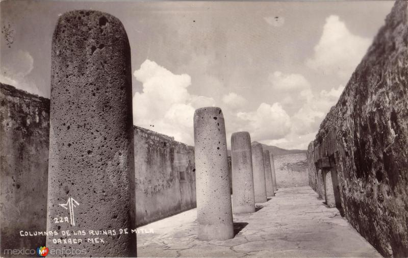 Columnas de Las Ruinas de Mitla