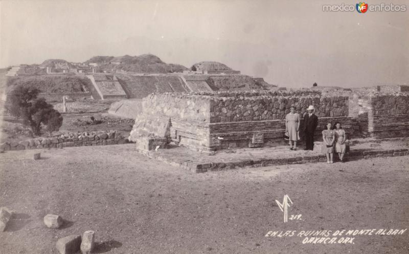 En las ruinas de Monte Albán