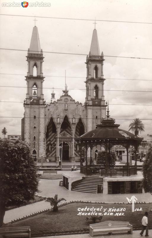 Catedral y Kiosko