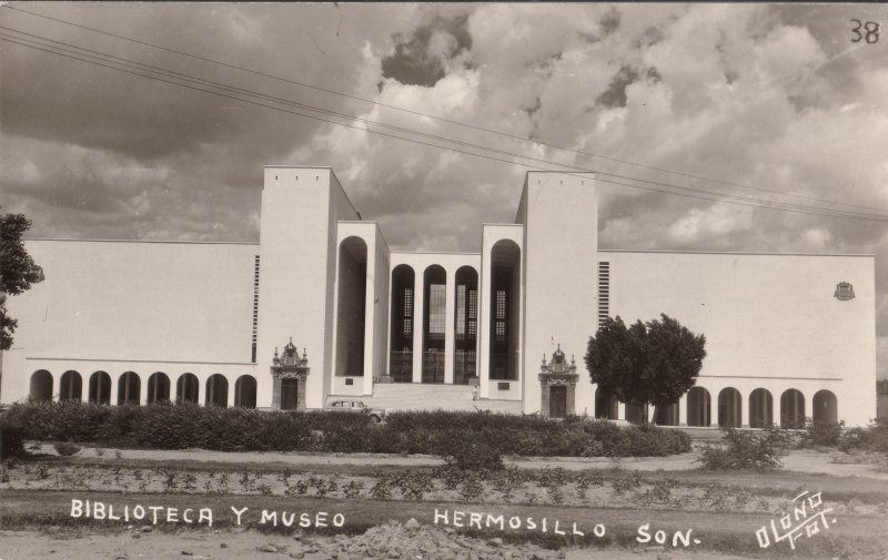 Biblioteca y Museo