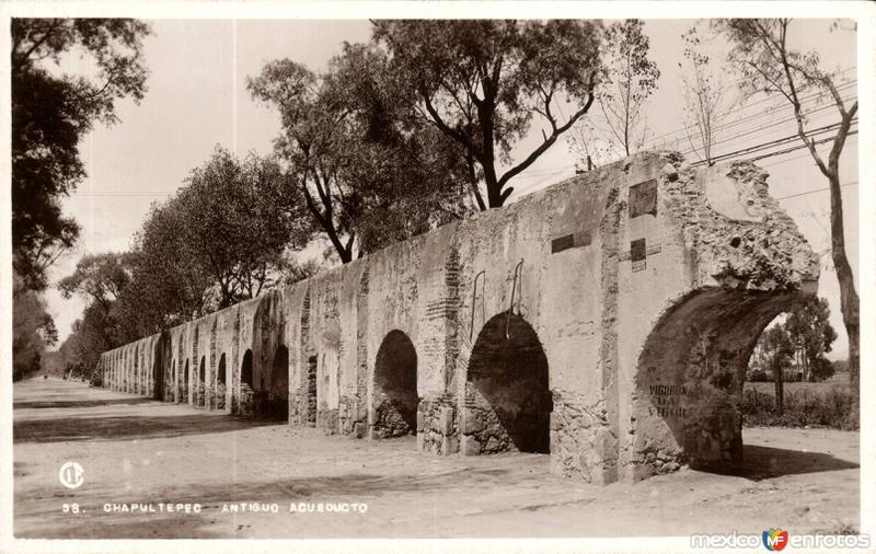 Antiguo acueducto en Chapultepec