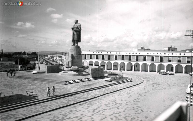 Monumento a Benito Juárez y Casa de la Mujer Hidalguense